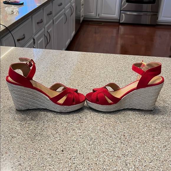 American Eagle by Payless Red Sandals - Picture 5 of 6